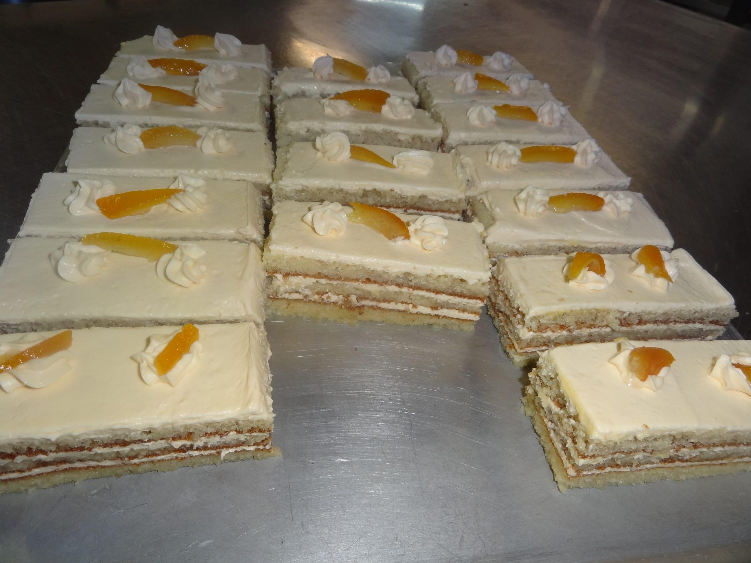 PASTEL DE BIZCOCHO Y MANTEQUILLA