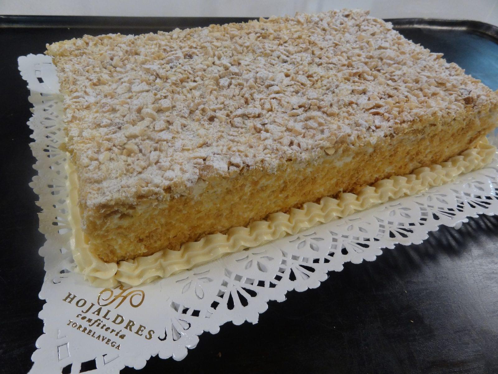 Tarta de hojaldre y almendra